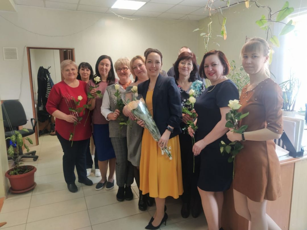 Сотрудниц Краевого БТИ поздравили с наступающим Международным женским днем