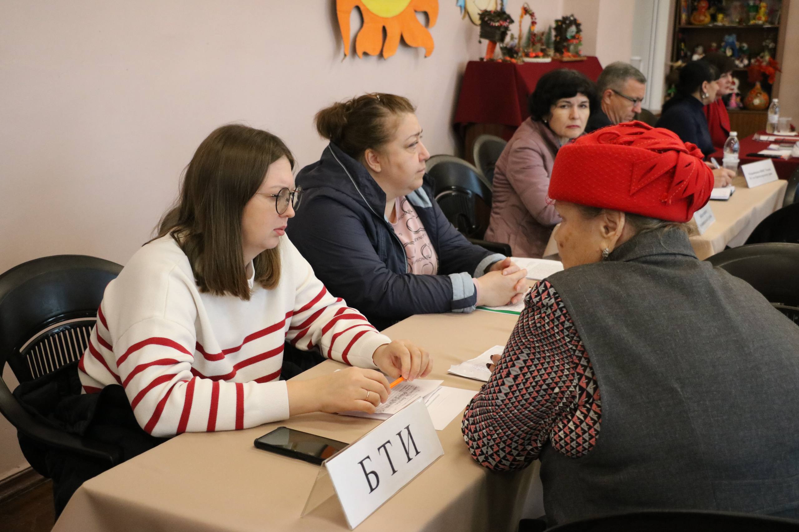 Елена Гряникова приняла участие в работе выездной общественной приемной