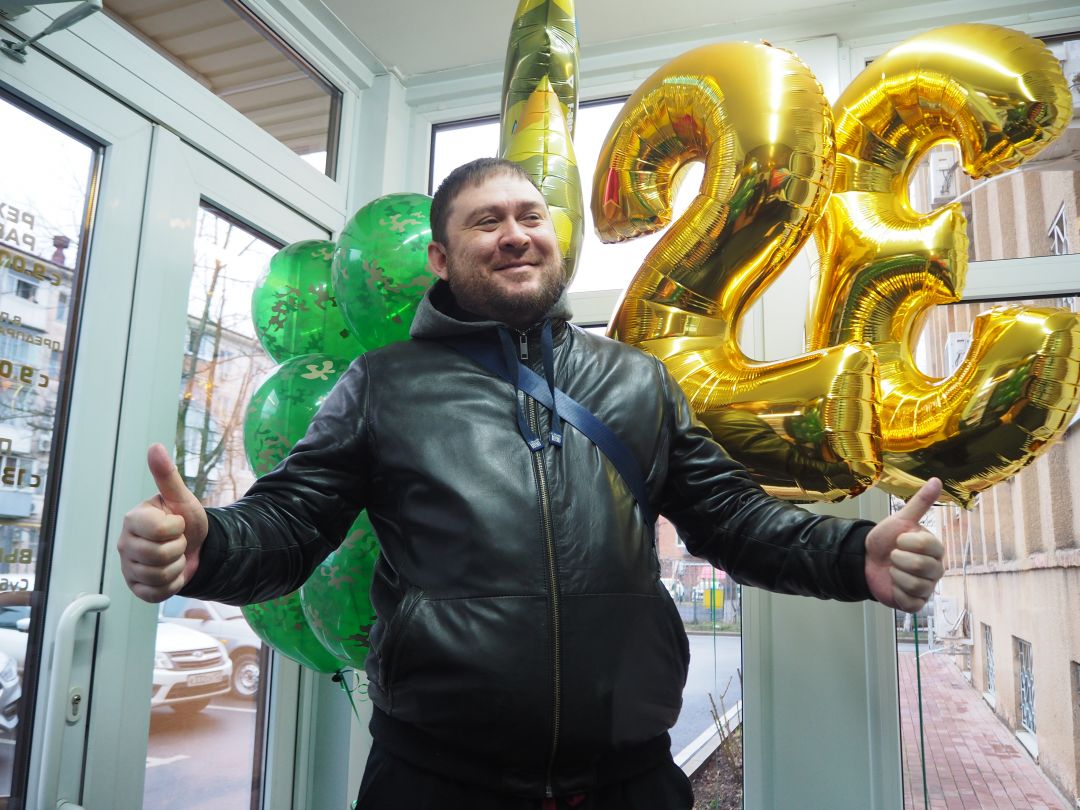 Сотрудницы Краевого БТИ поздравили мужчин Учреждения с 23 февраля