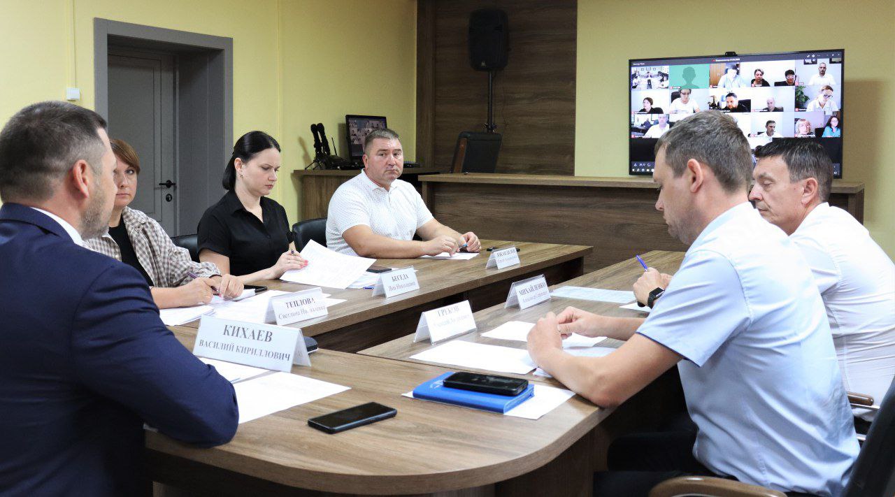 Директор Краевого БТИ Василий Кихаев провел планерку