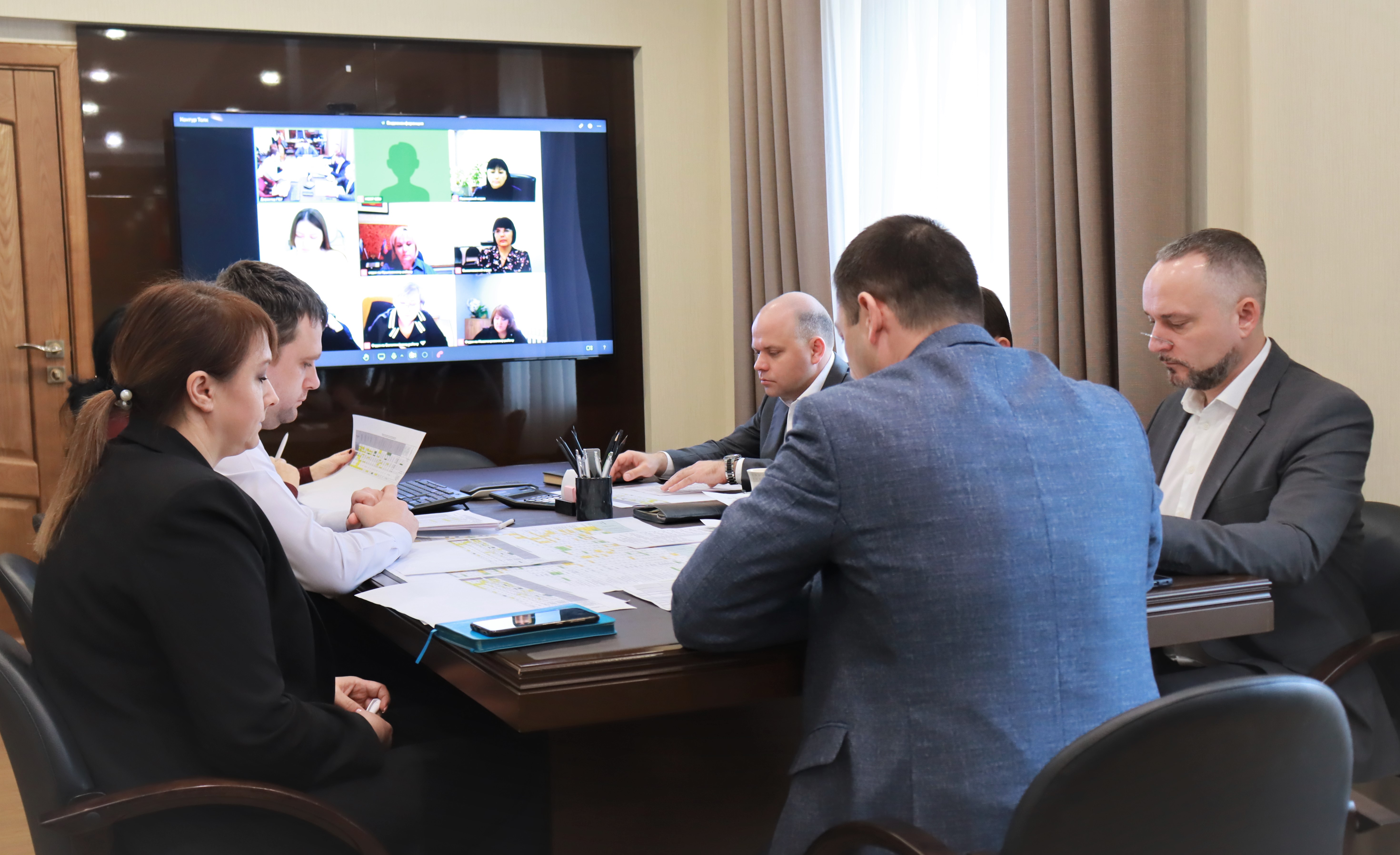 Директор Краевого БТИ Василий Кихаев провел видеоселекторные совещания с группами территориальных отделов