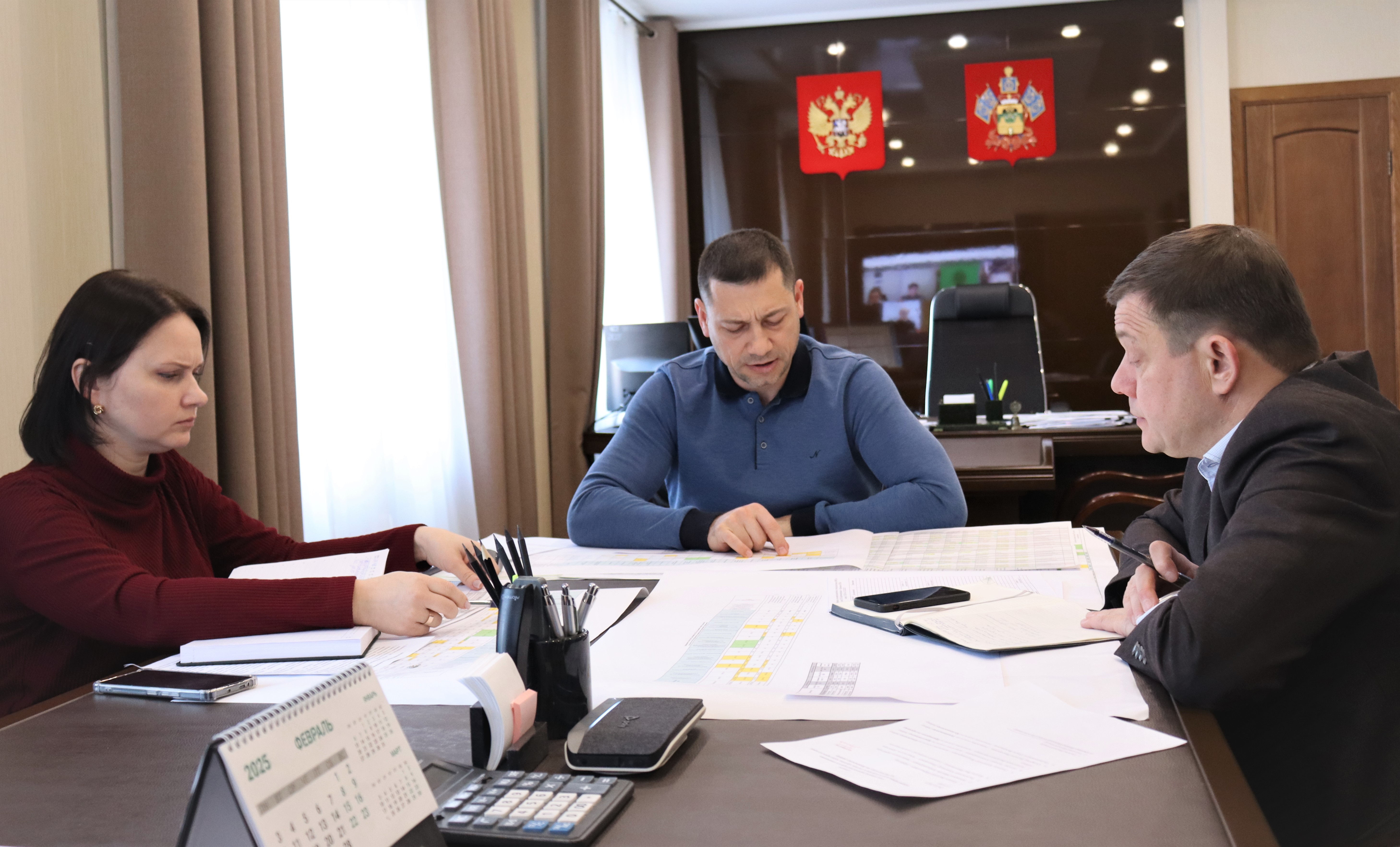 На видеоселекторе обсудили перспективные планы